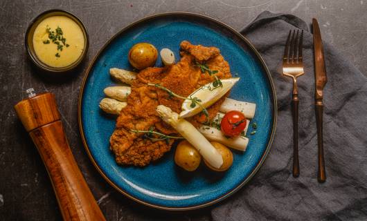 Hunger? Kalbsschnitzel und Spargel