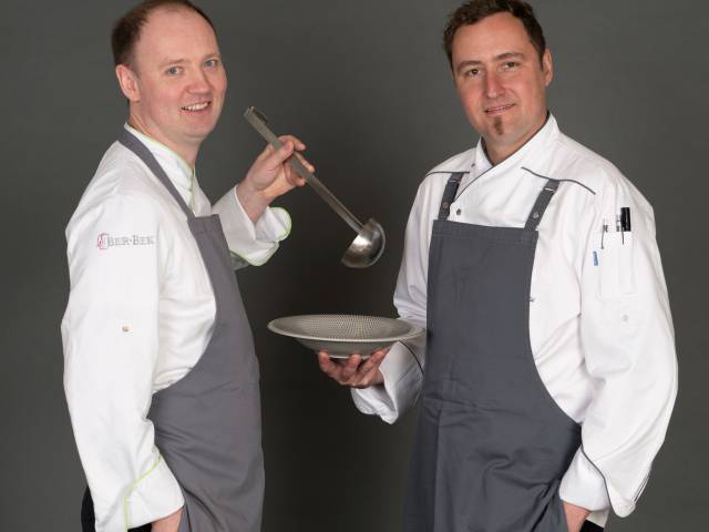 Die Küchenchefs Daniel Schnitzer und Danilo Bernstein im Restaurant Düne 48