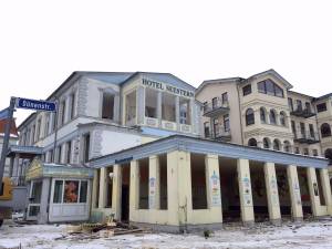 Hinter die Fassade geschaut Symbolfoto