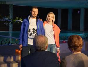 Mit neuen Kleidern in den Frühling Symbolfoto