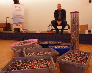 Mehr als 200 Kilogramm Knöpfe Symbolfoto