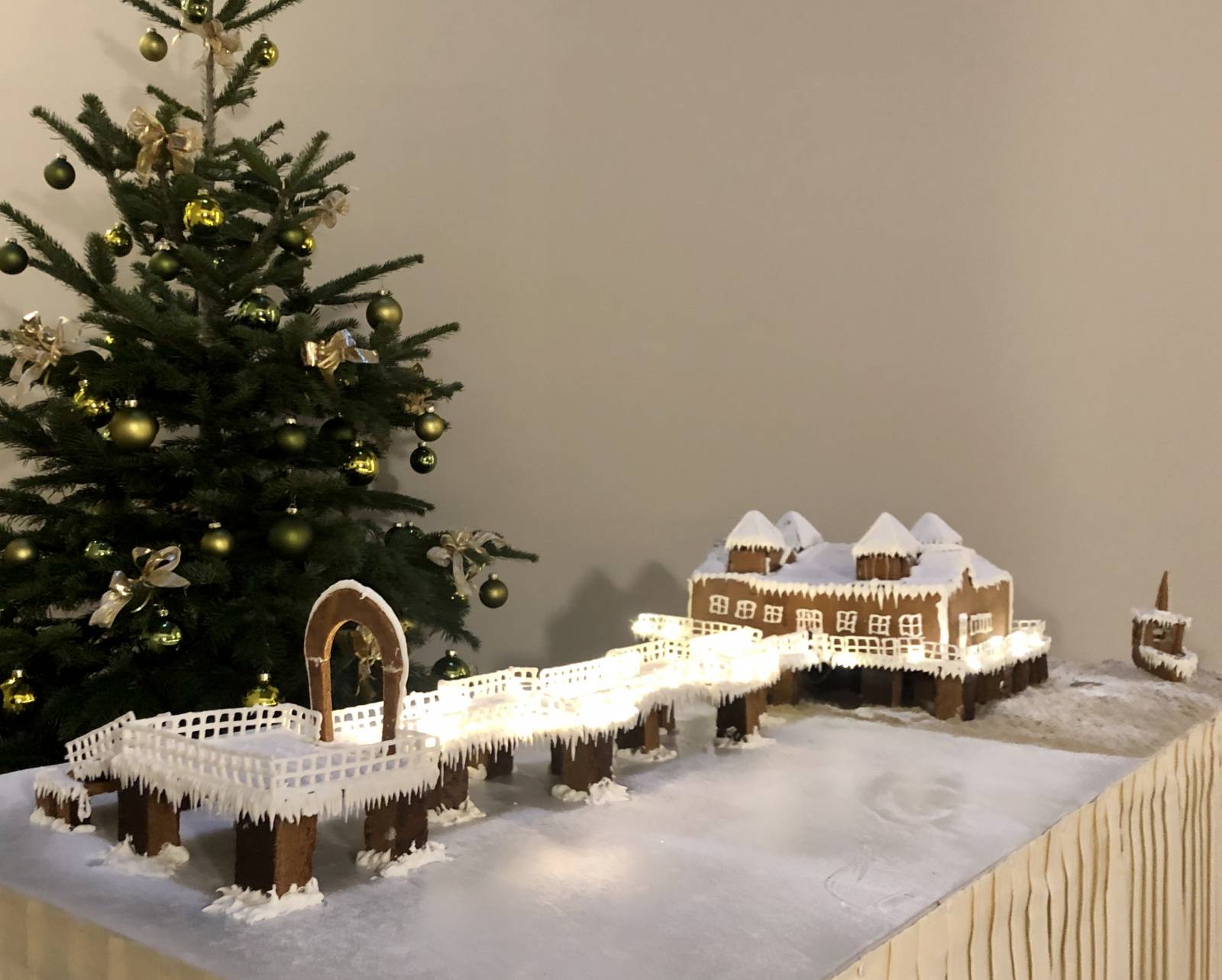 Ein Lebkuchenhaus in XXL Symbolfoto