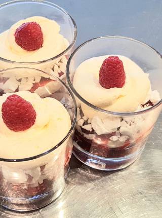 Frauentagsmenü - das Dessert  Symbolfoto