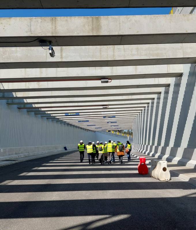 Live im dem Swinetunnel Symbolfoto